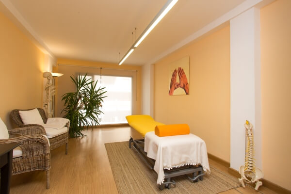 Praxisräume Massage Osteopathieliege